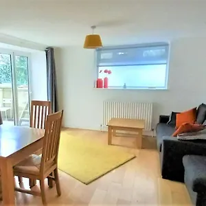 2 Bedroom Victorian Garden Flat Apartment London