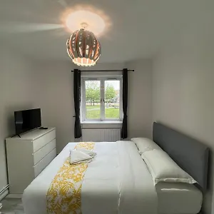 Starlet Stepney Homestay London